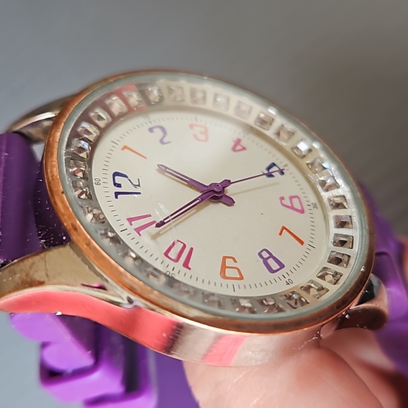 Purple and crystal wrist watch - Picture 8 of 9